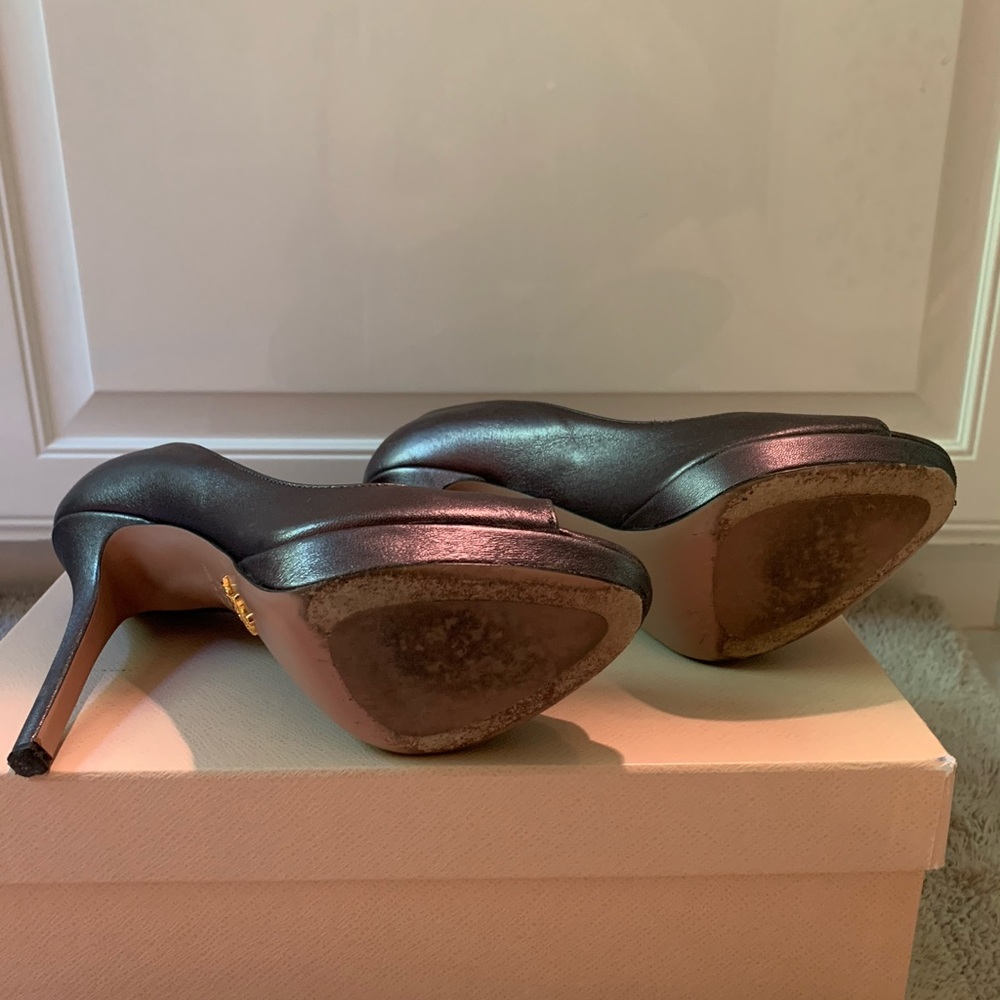 Prada Gray Metallic Silver Peep Toe Pumps 36.5 - Picture 4 of 7